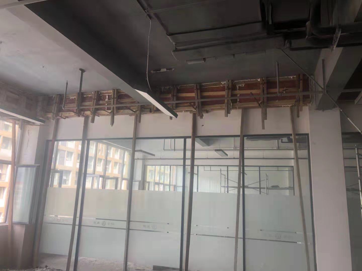 建华恒星科技学院体育馆结构加固